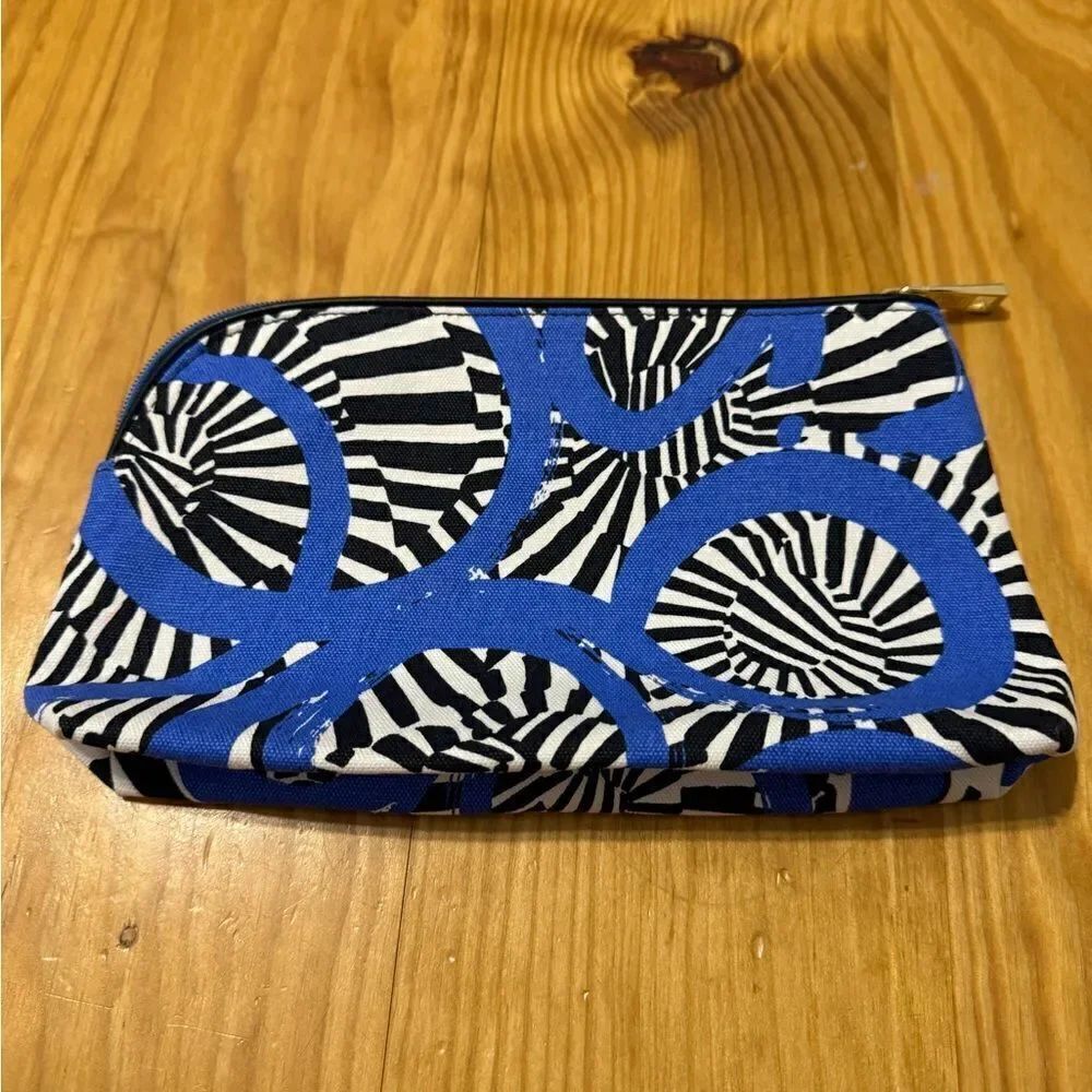 LOT Estee Lauder Daywear / Resilience Lift Night Creme With Makeup Bag - Picture 5 of 6